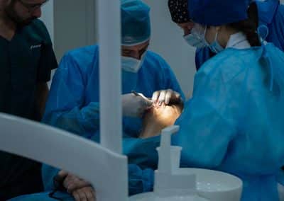 curso de implantes dentales en pacientes