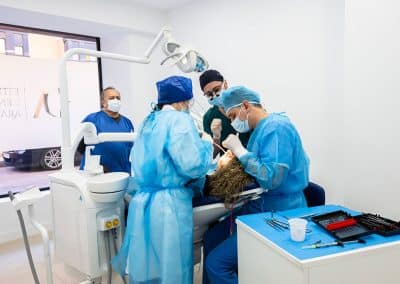 curso de implantes dentales en pacientes